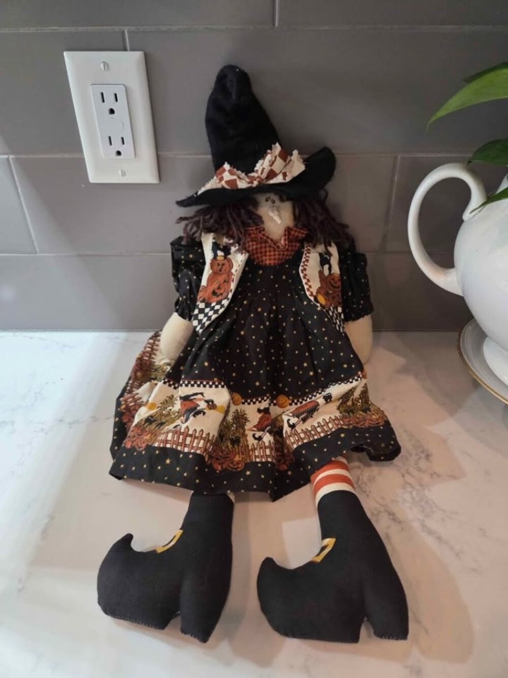 Primitive vintage Halloween witch